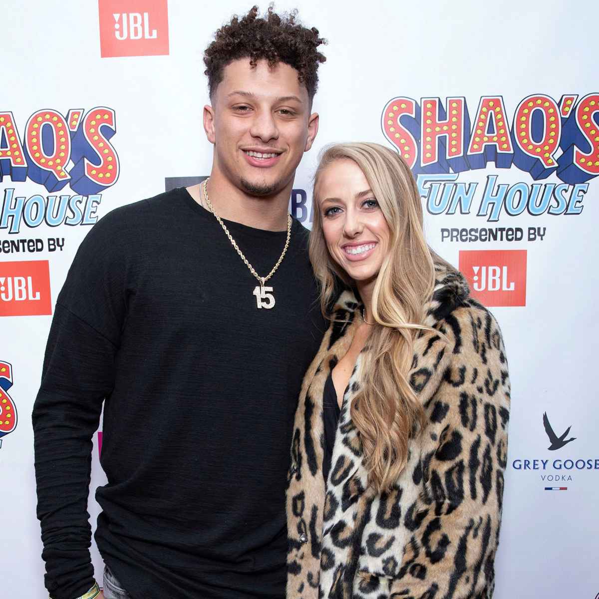 Patrick Mahomes cozies up to Brittany Matthews before Pro Bowl