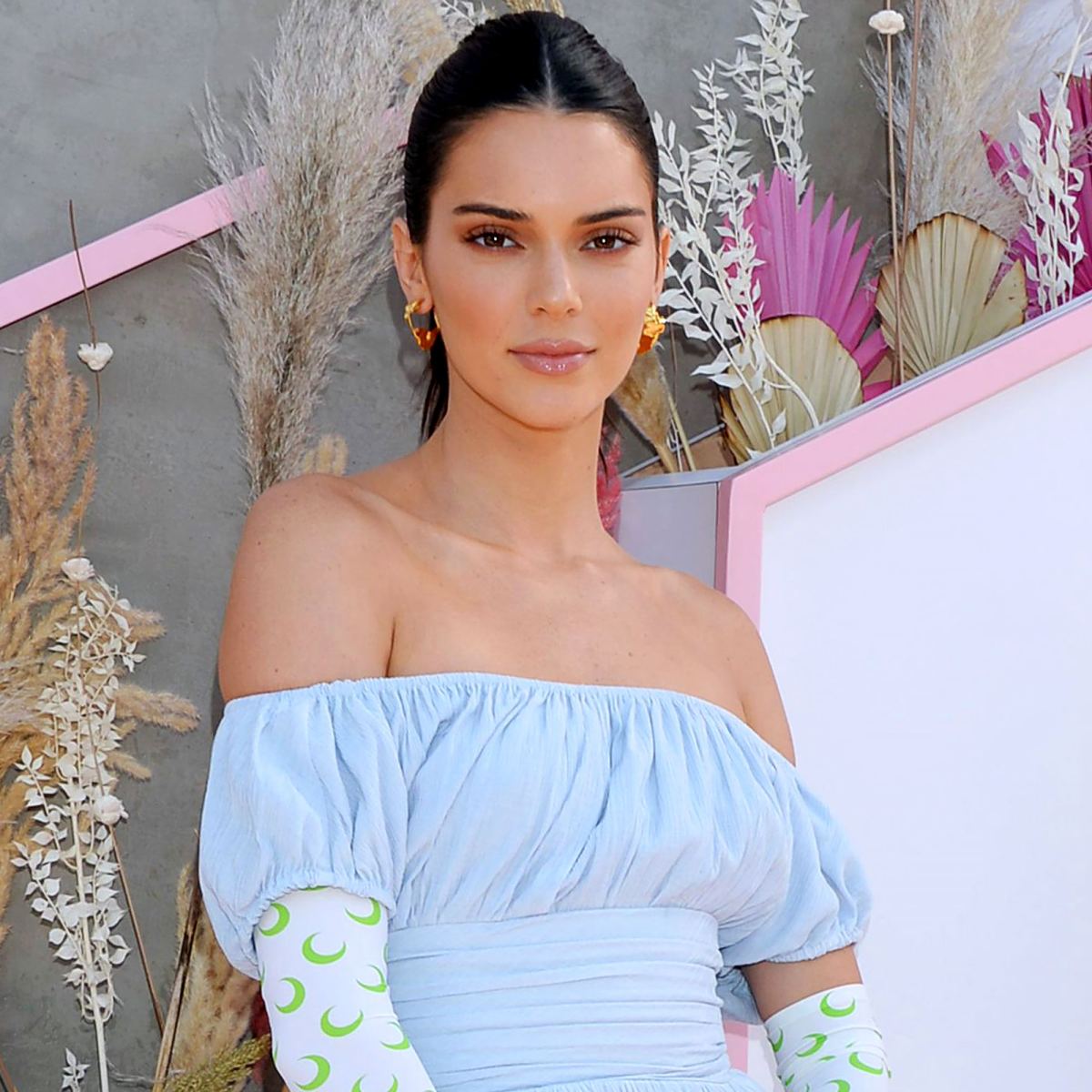 Daily Mail Celebrity on X: Kendall Jenner teams a shoulder-less