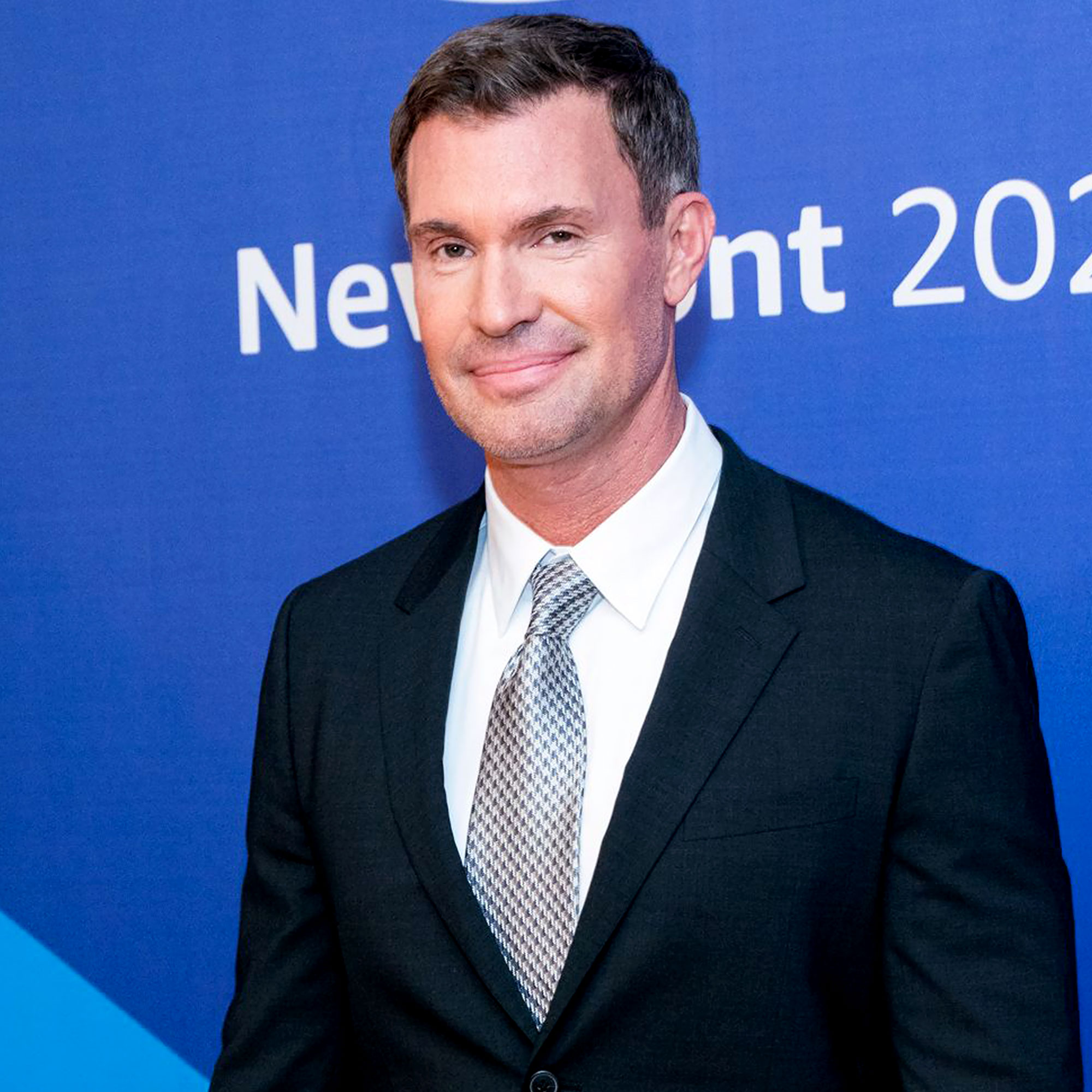 Jeff Lewis Has Issues on Apple Podcasts