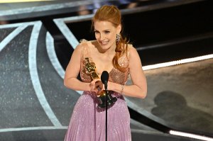 Jessica Chastain Talks Winning Oscar in Charged Room After Will Smith Slap 2