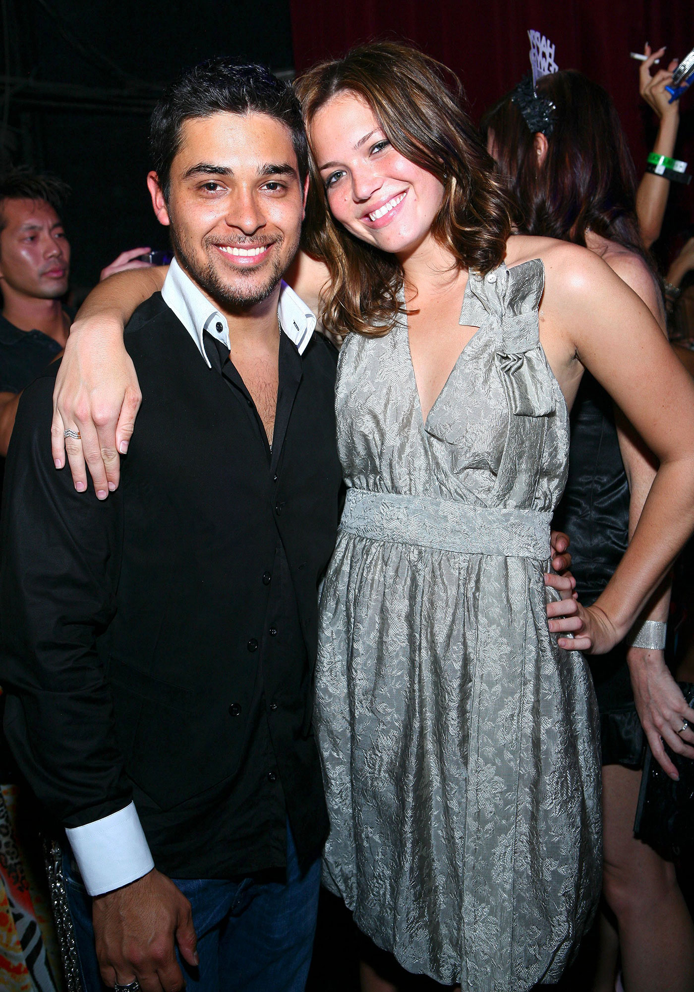 Mandy Moore's Dating History: Zach Braff, Wilmer Valderrama and More