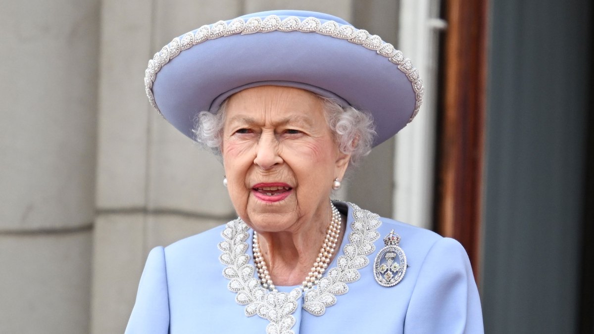 Queen Elizabeth II Us Due Service Skip Weekly Thanksgiving | \'Discomfort\' to to