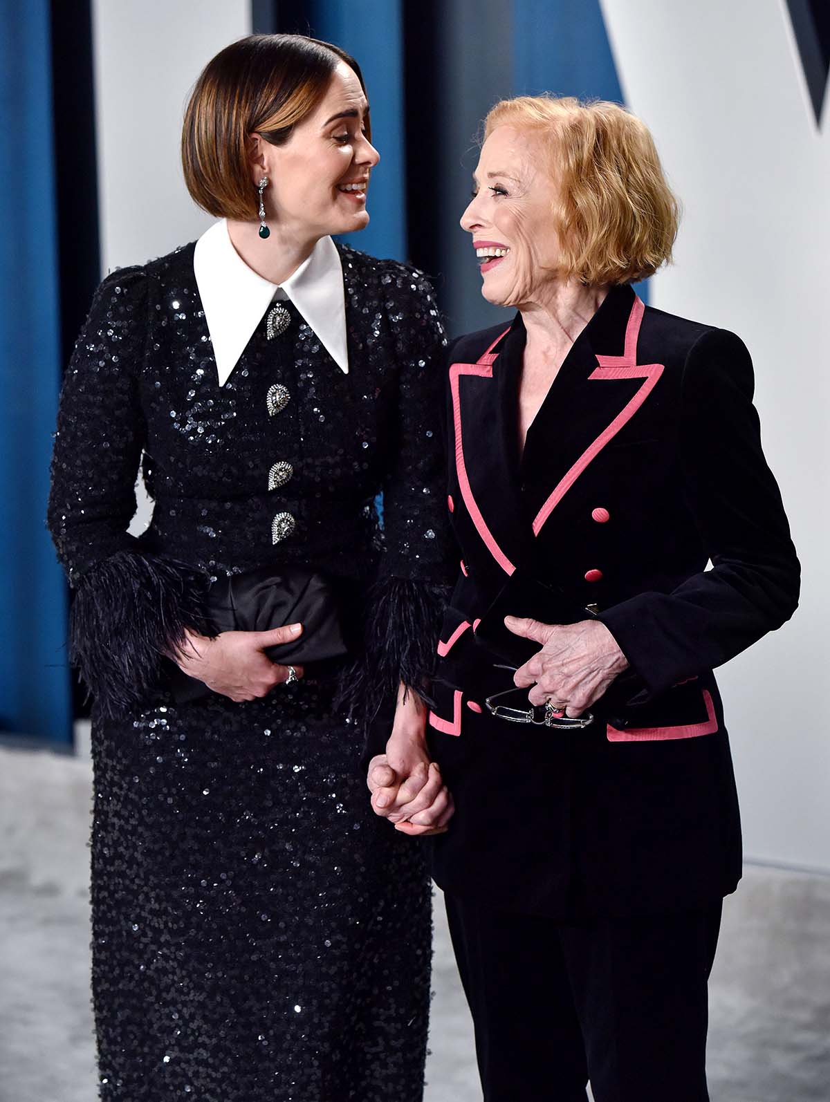 Sarah Paulson y Holland Taylor aportan una elegancia discreta a los Emmy