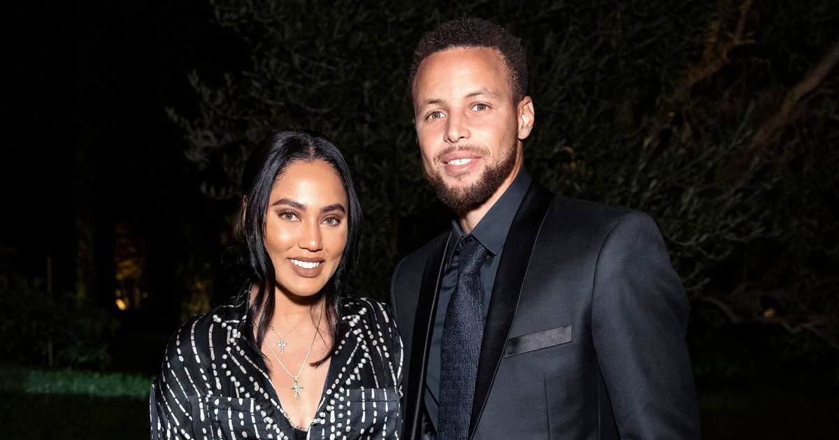 VIDEO: Steph Curry and wife Ayesha combine for perfect alley-oop during NBA  star's Asian tour – New York Daily News
