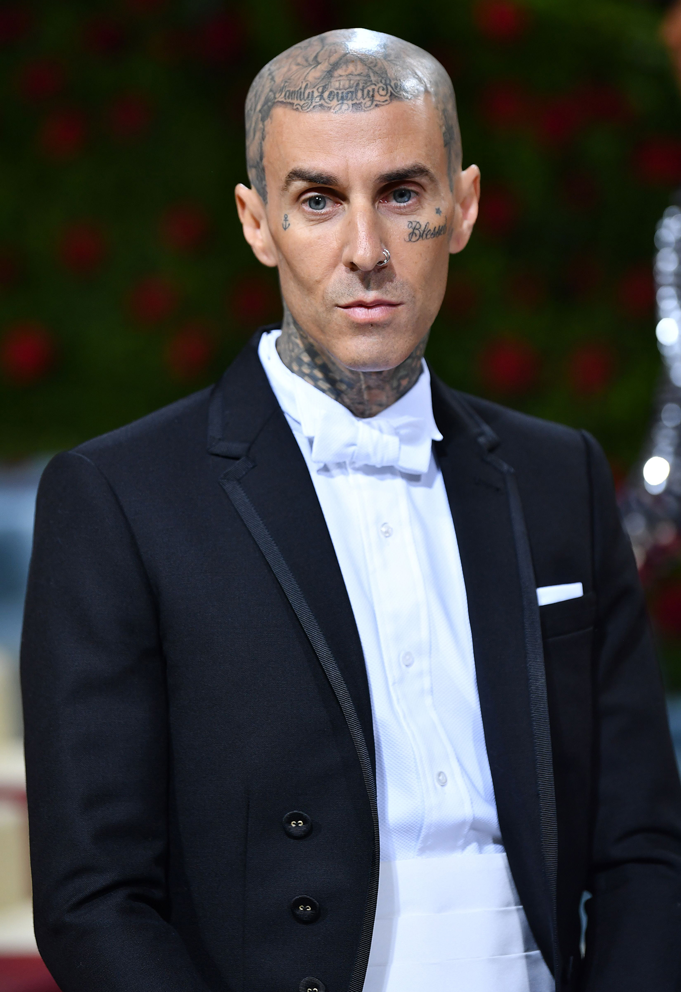 Travis Barker s Health Scares Injuries Through the Years Us Weekly