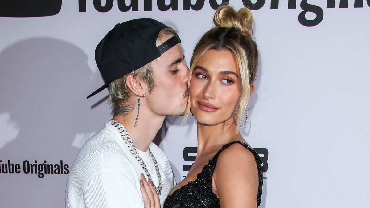 Justin Bieber and Hailey Baldwin Pack on the PDA at the 2022 Grammys