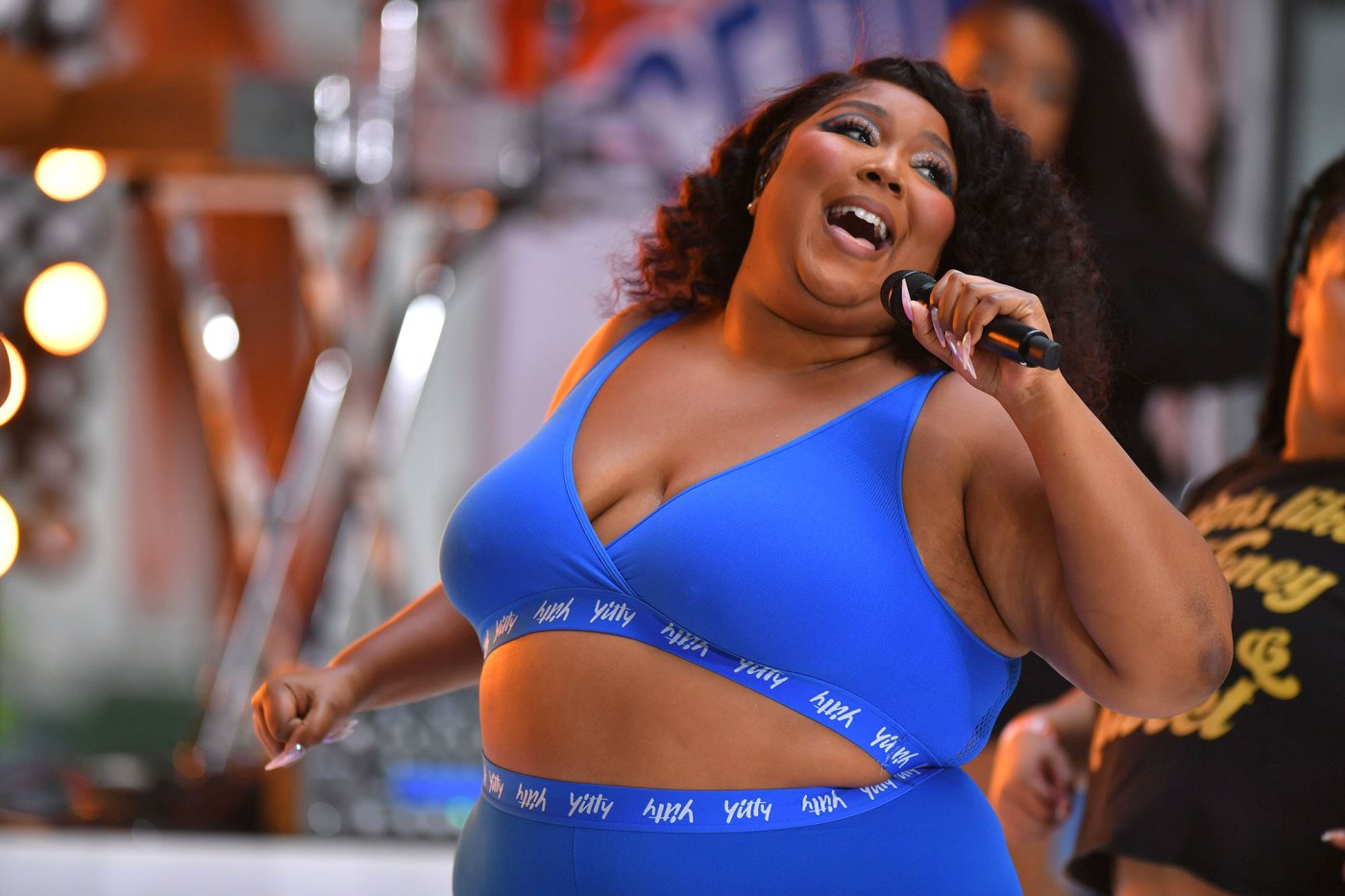 Lizzo Wows In Blue Shapewear During Today Performance Photo Us Weekly