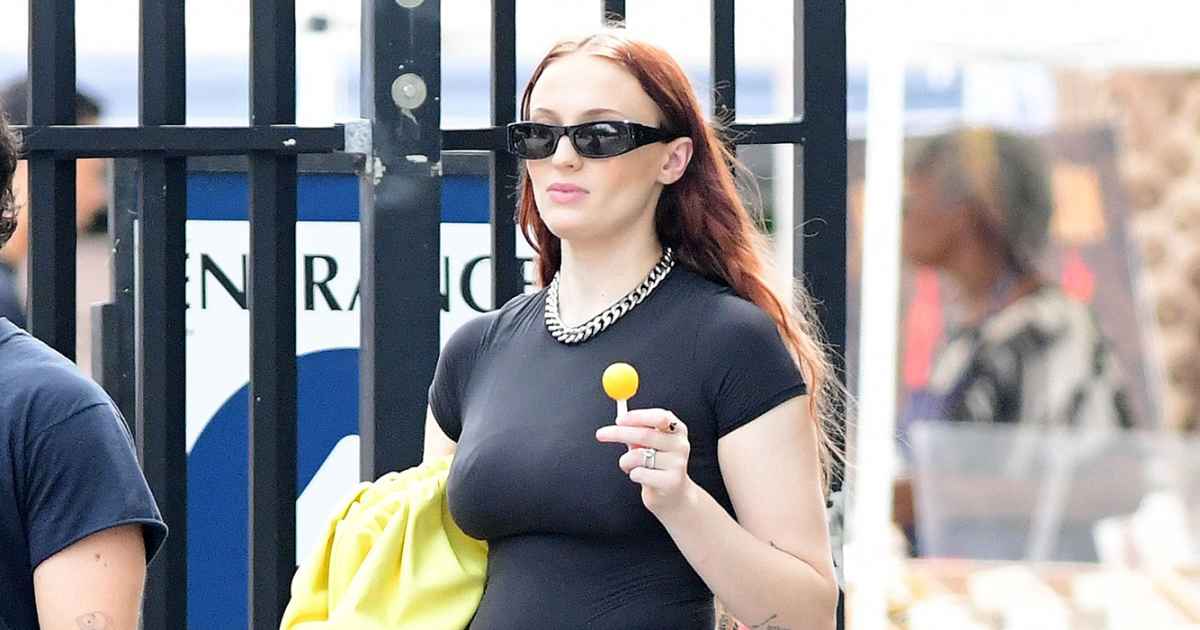 Pregnant Sophie Turner hates the blazer outfit she wore to Kit