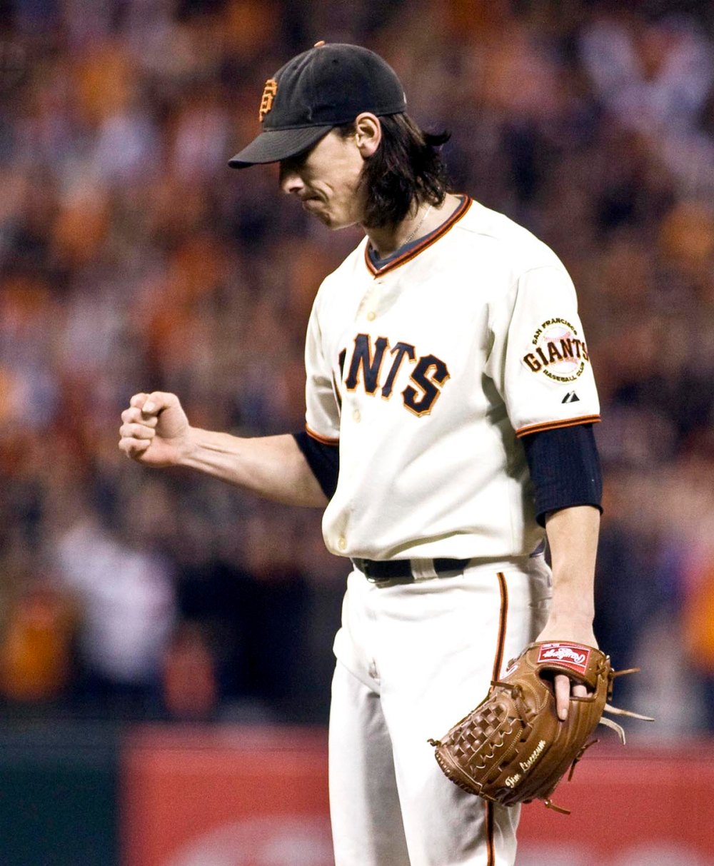 Giants announce death of former All-Star pitcher Tim Lincecum's wife