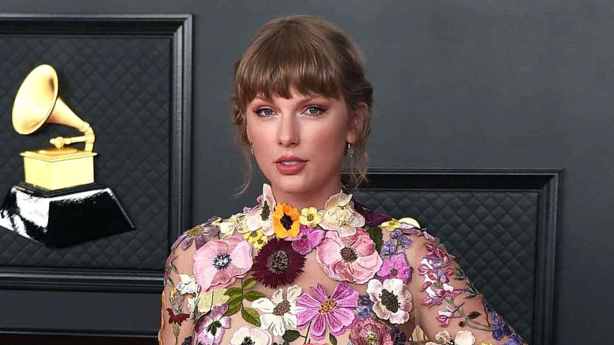 Taylor Swift Makes A Statement In Gucci Floral Sneakers [PHOTOS