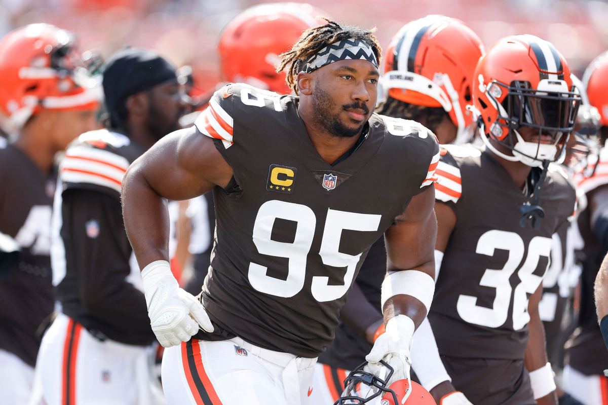 Cleveland Browns defensive end Myles Garrett released from hospital after  car crash - KESQ