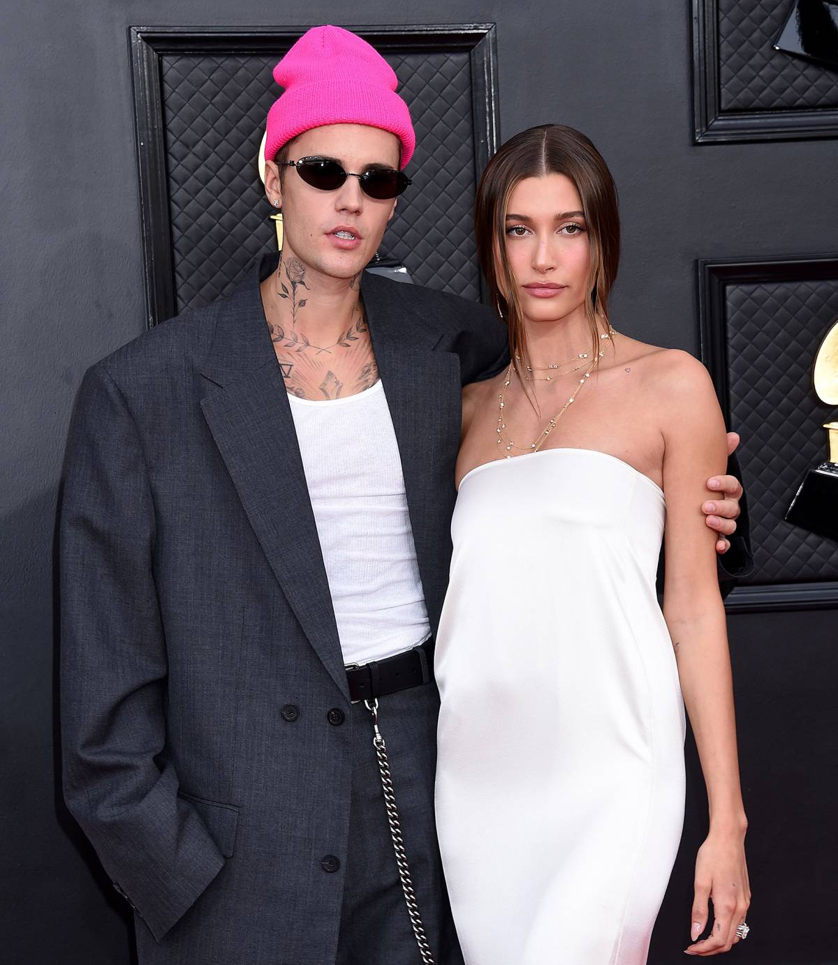1200px x 1383px - Hailey Bieber Dishes on Justin Bieber Sex Life, Threesomes