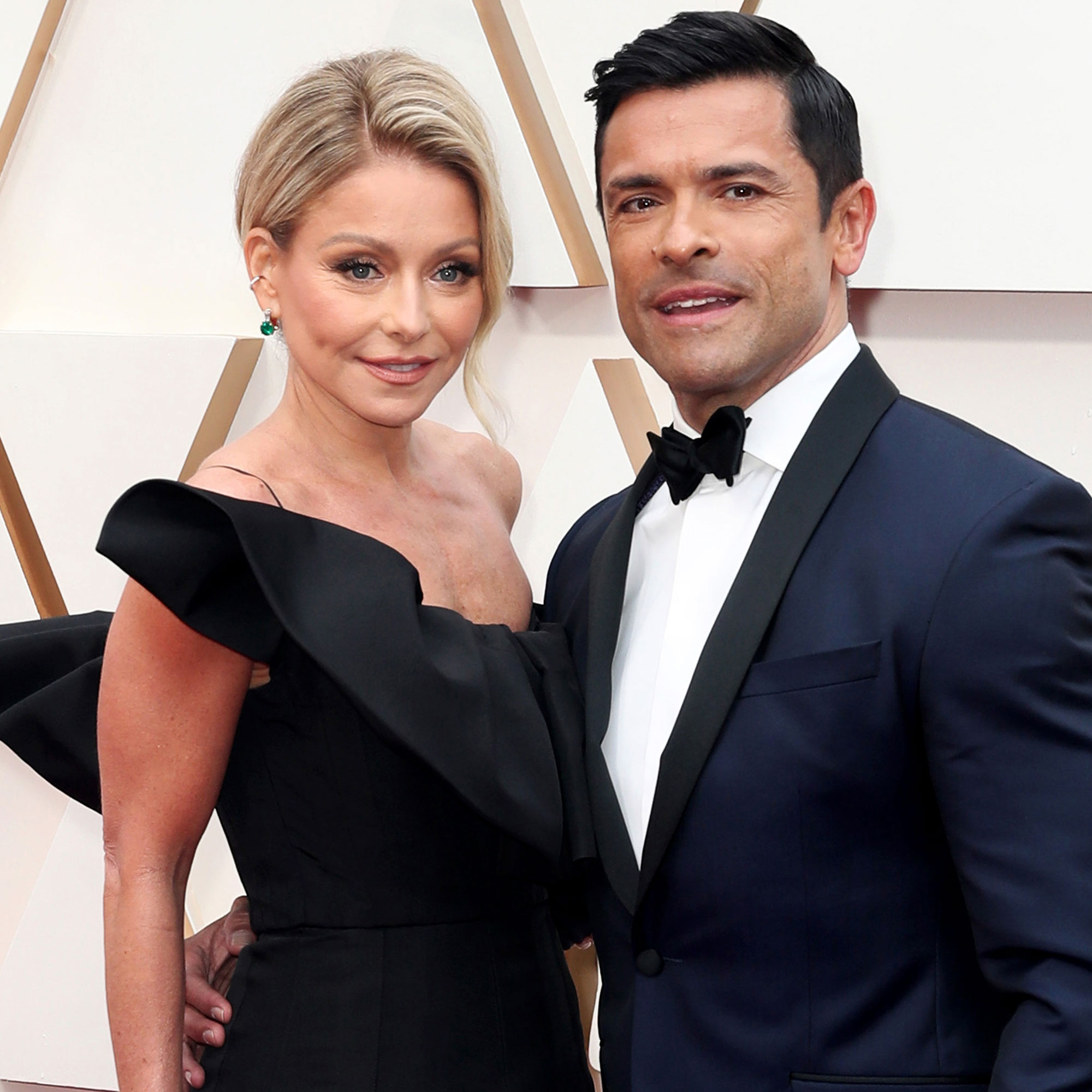 Kelly Ripa and Mark Consuelos NSFW Sex Confessions Porn Pic Hd