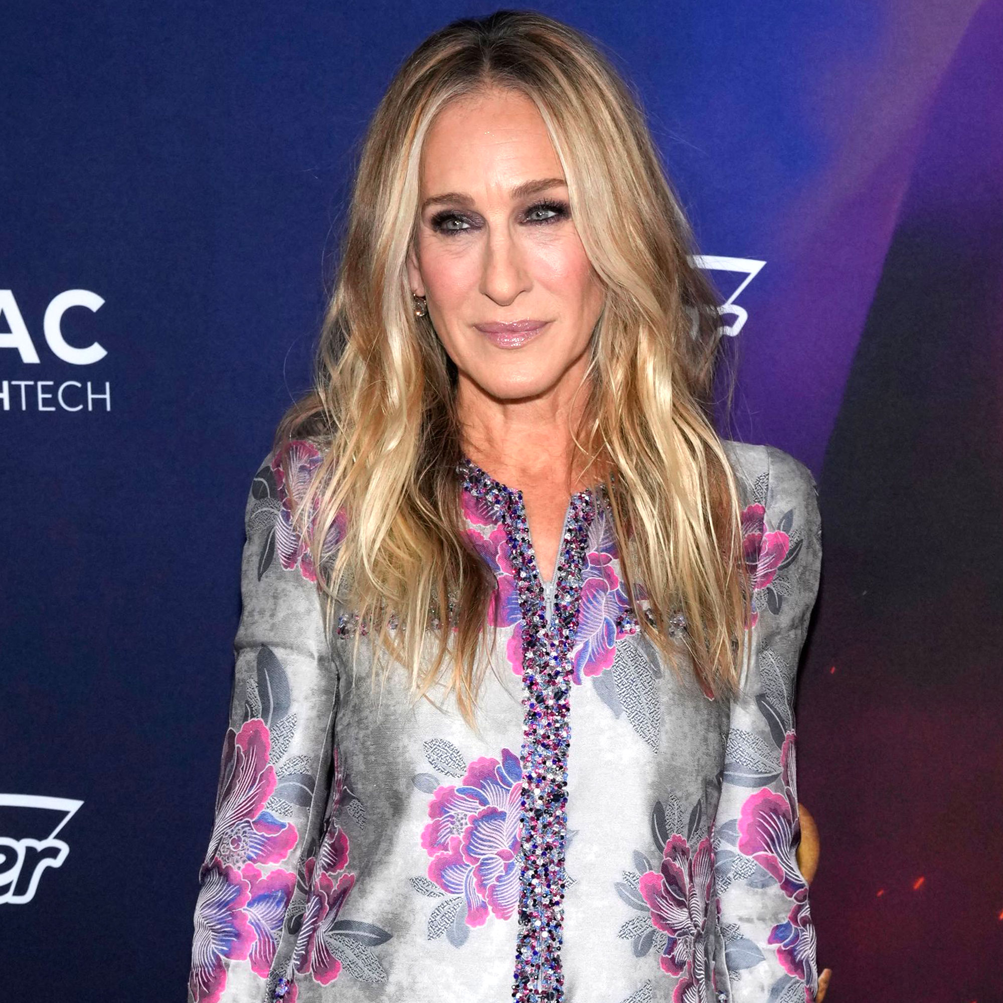 https://www.usmagazine.com/wp-content/uploads/2022/09/Sarah-Jessica-Parker-And-Just-Like-That-Season-2-About-Resilience.jpg?quality=47&strip=all
