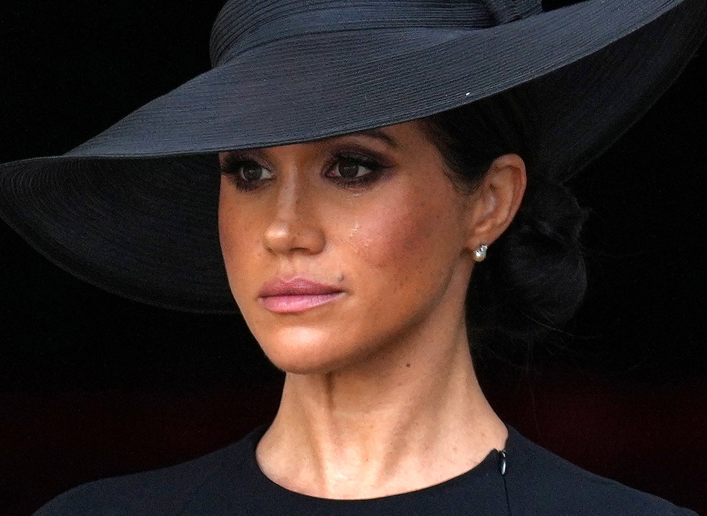 Meghan Markle Wipes Away Tears at Queen Elizabeth’s Funeral: Pic | Us ...