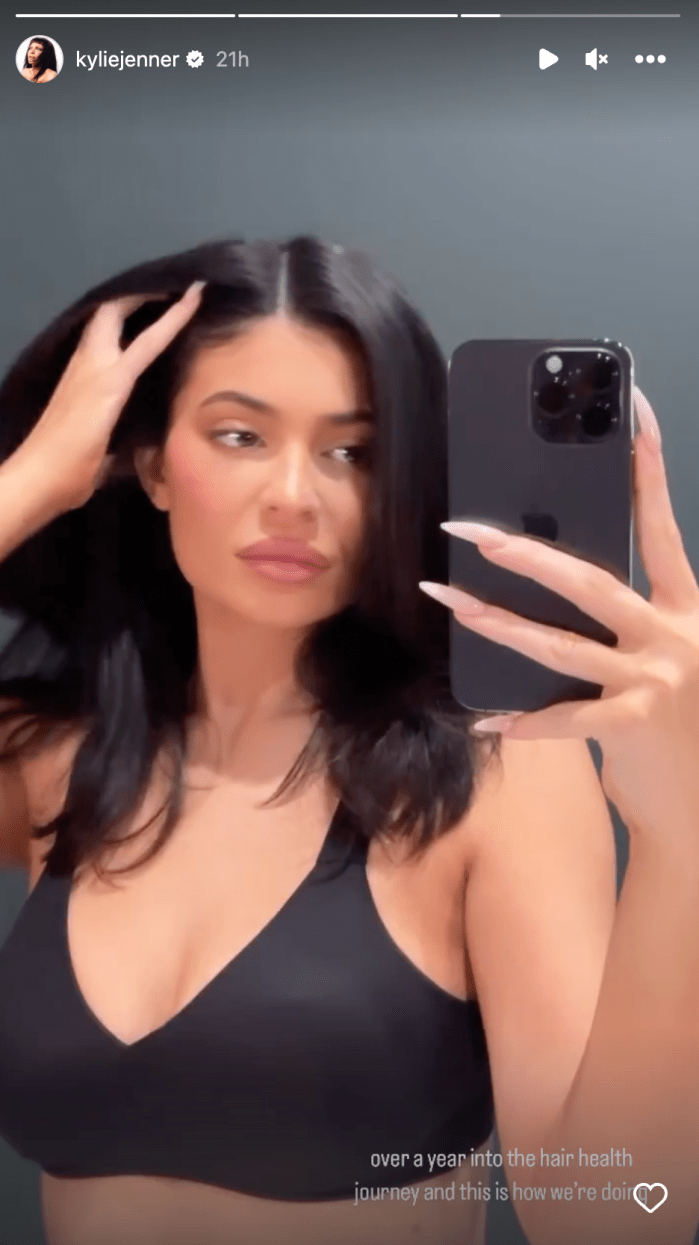 Kylie Jenner Shows Off Her Natural Hair Pics Us Weekly 