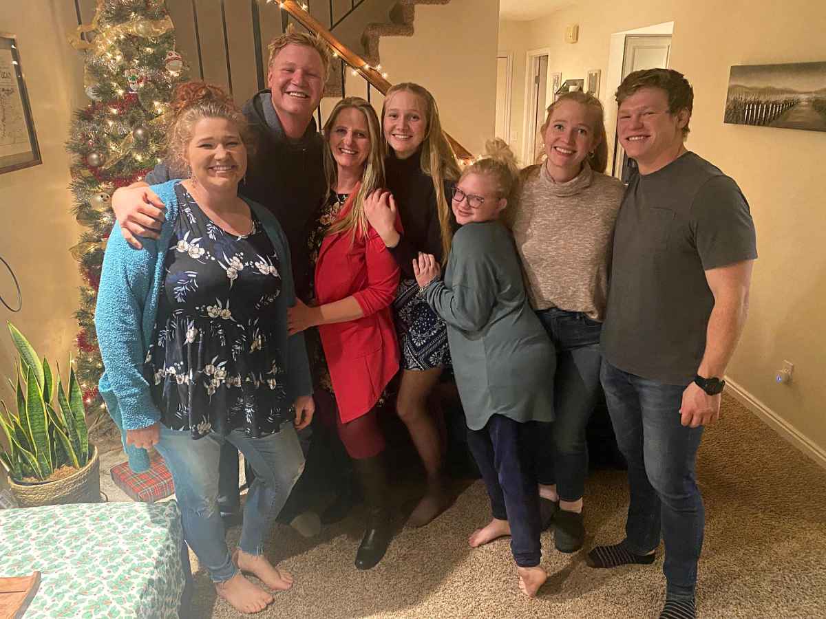Sister Wives' Janelle Brown's Family Photos With Her, Kody's Kids