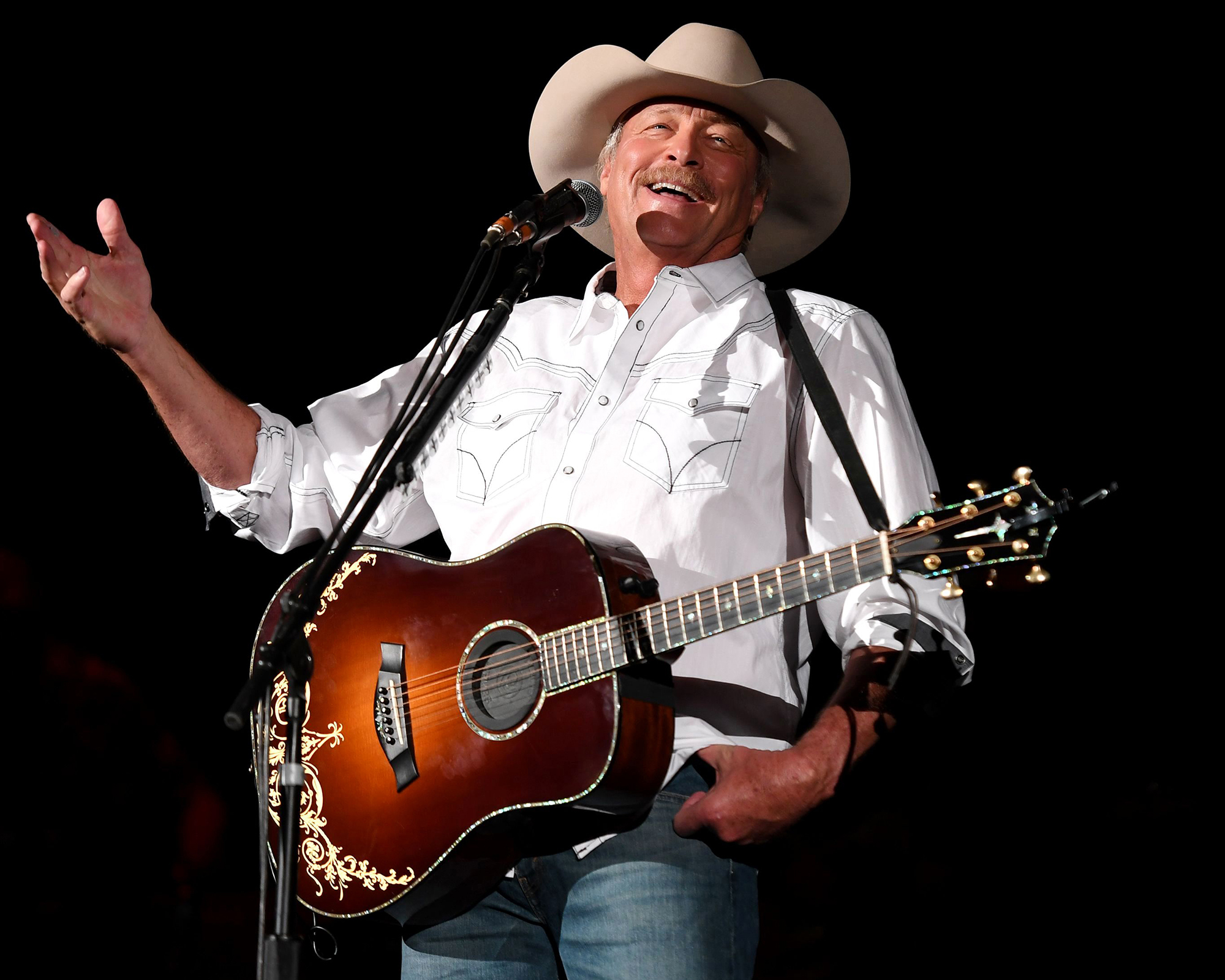 Alan Jackson shares his private health battle in extended interview