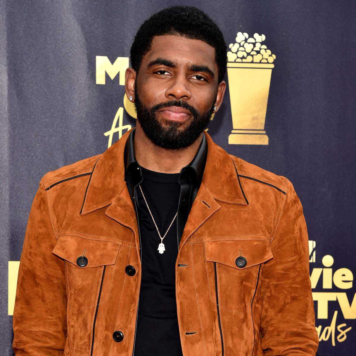 Kyrie Irving apologizes after profane dismissal of Thanksgiving