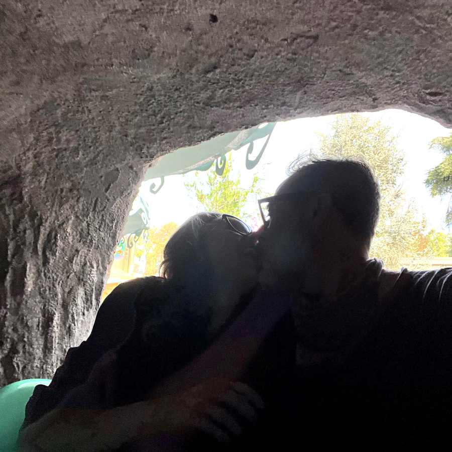 Disneyland Smooches! Jeffrey Dean Morgan, Hilarie Burton’s Sweetest Moments