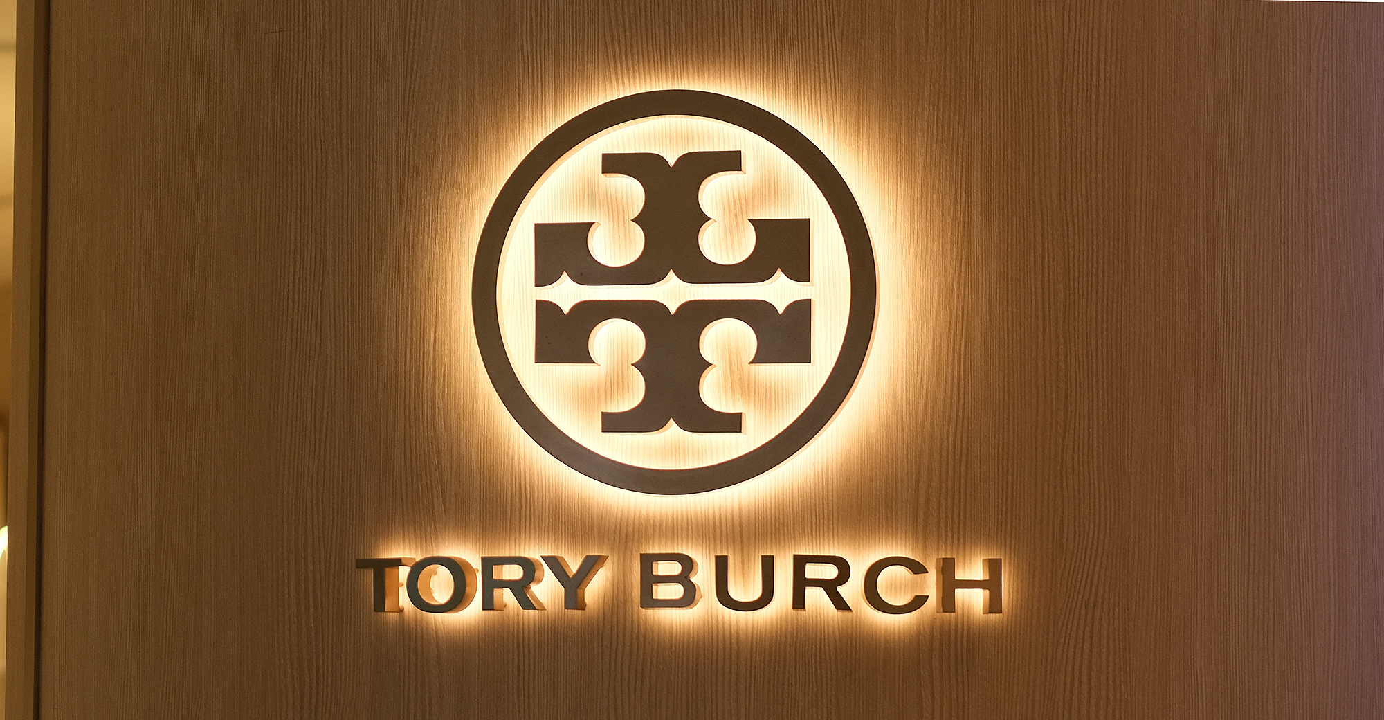 Tory Burch Kira Square Sunglasses In Dark Wood