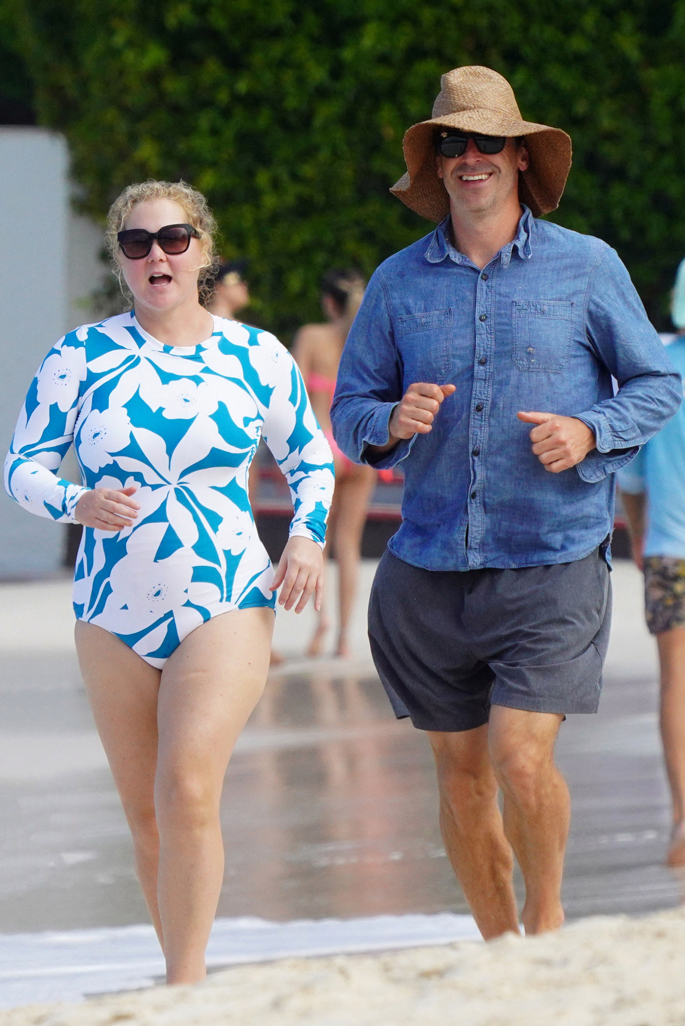 Amy Schumer, Husband Chris Fischer Visit St. Barts Beach: Photos