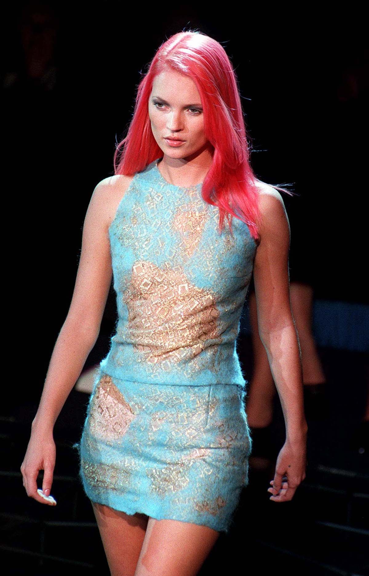 AVANTI on X: Kate Moss @ Marc Jacobs S/S 2000  / X
