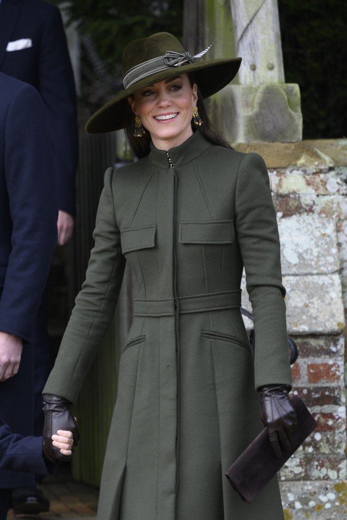 Kate Middleton’s Royal Christmas Church Service Outfit: Details | Us Weekly