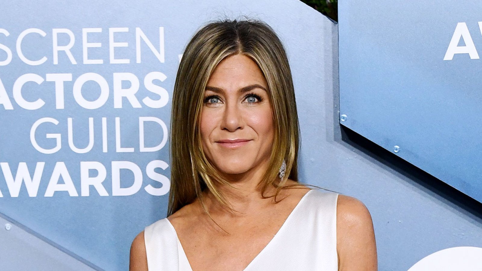 Friends Jennifer Aniston Shemale - Jennifer Aniston Reacts to Claims That 'Friends' is 'Offensive'
