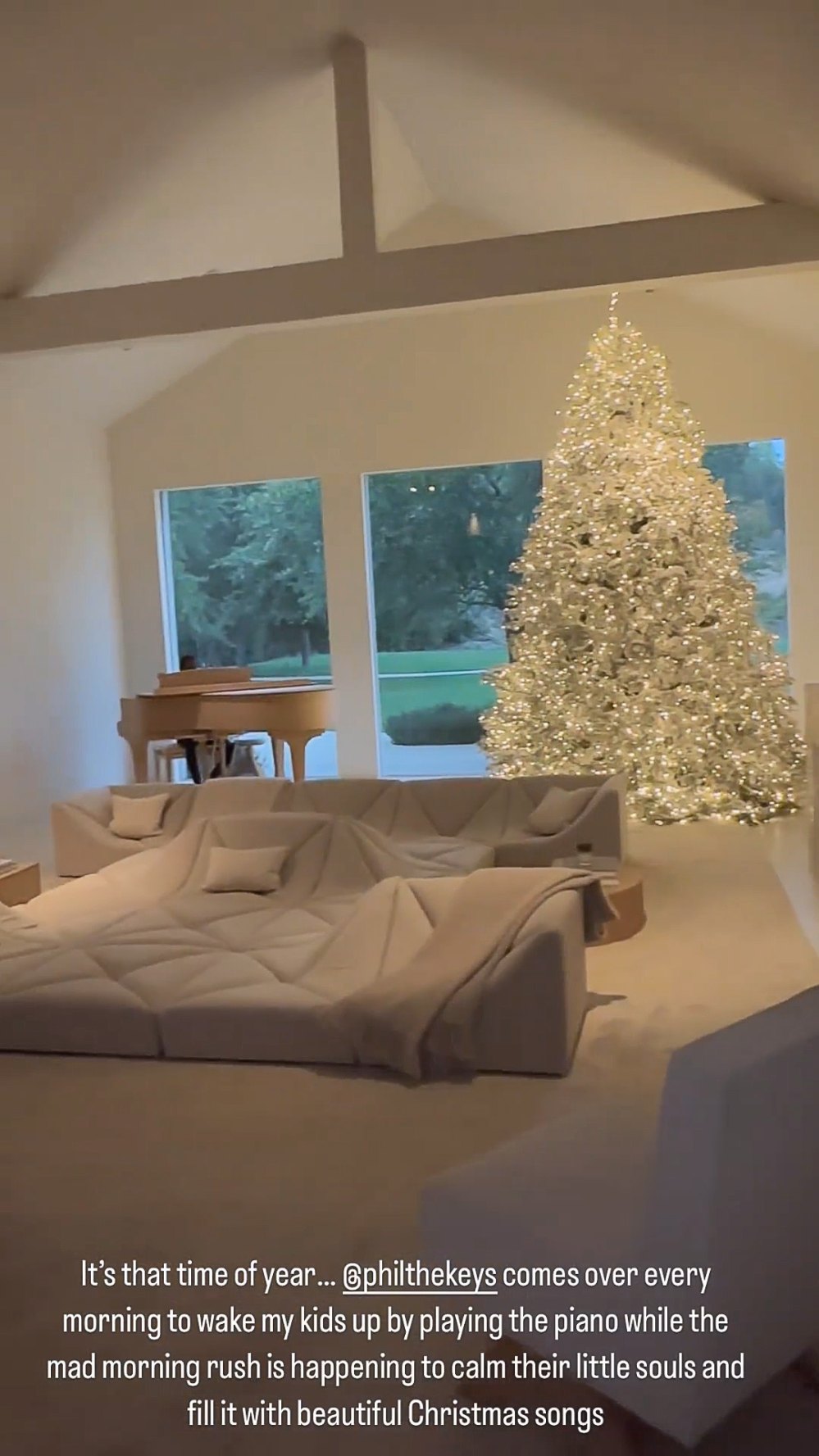 The Kardashian-Jenner Family's 2022 Holiday Decorations: Photos | Us Weekly