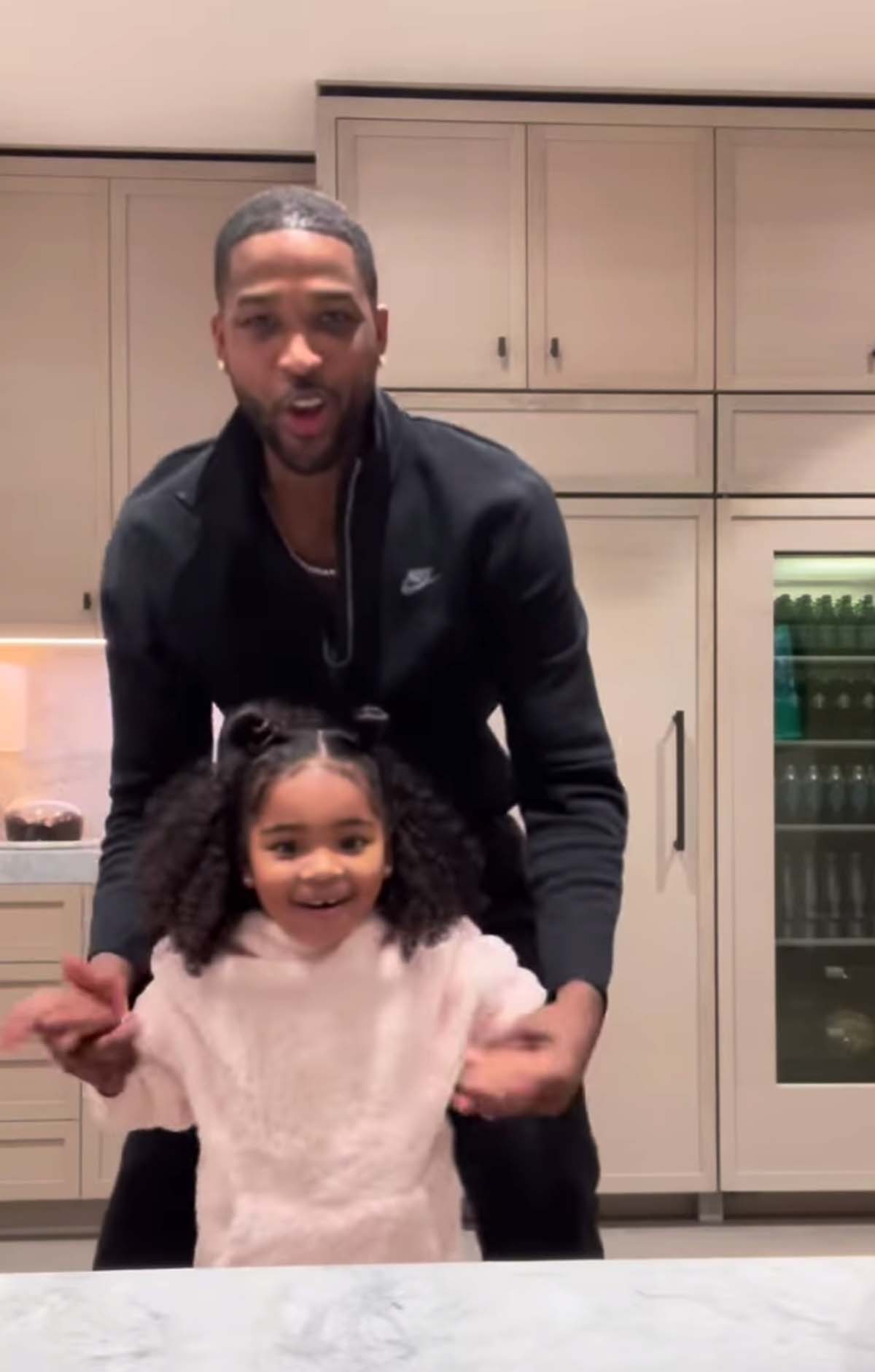 Tristan Thompson dances with daughter True in video