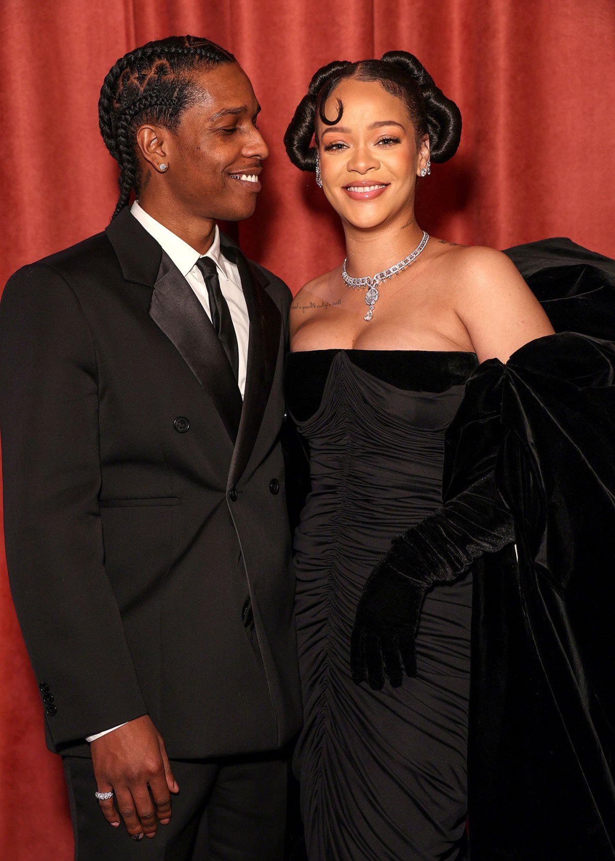 Golden Globes 2023 Rihanna Stuns in Custom Schiaparelli Gown