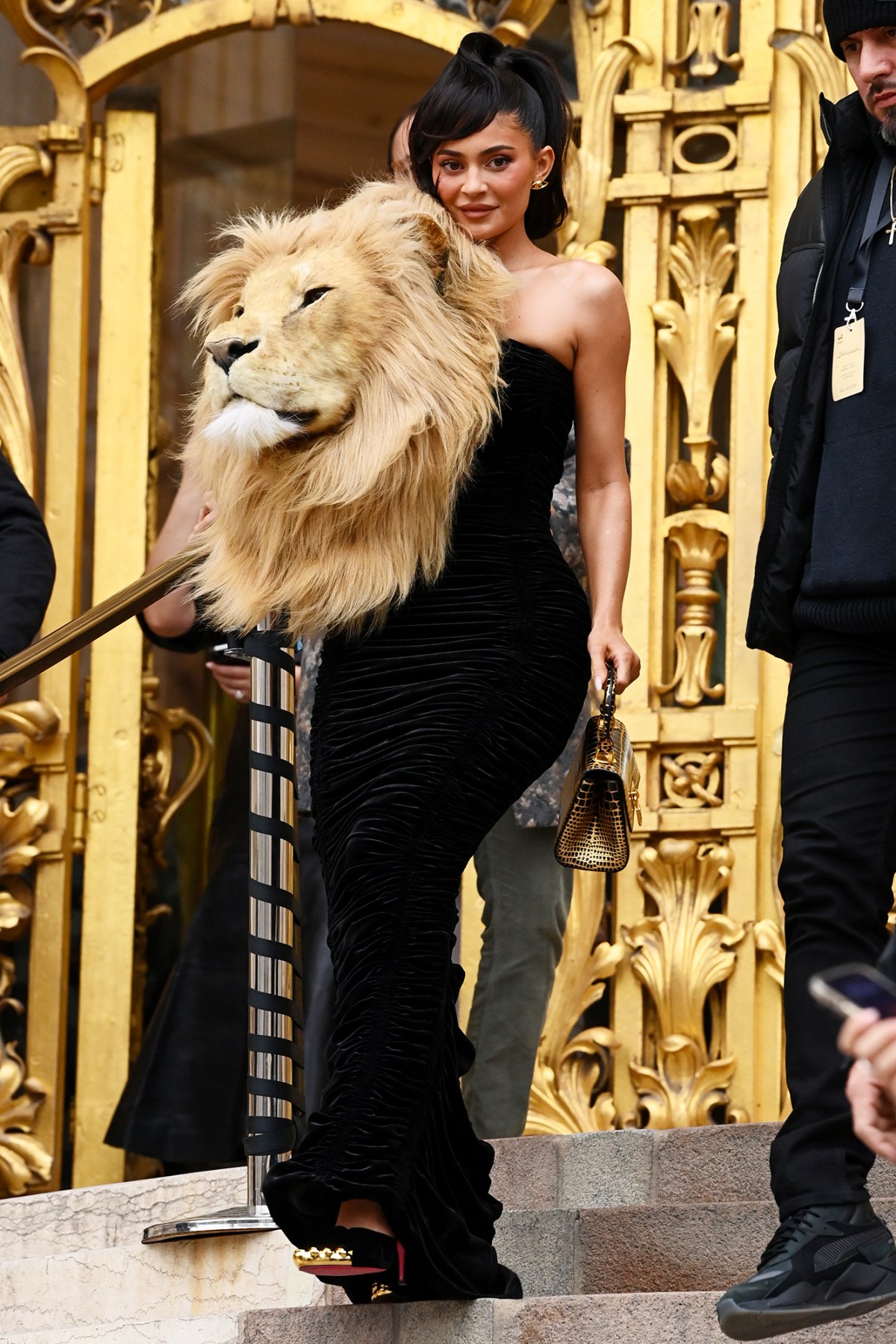 Kylie Jenner's Lion-Head Outfit Stuns at Schiaparelli Show - The