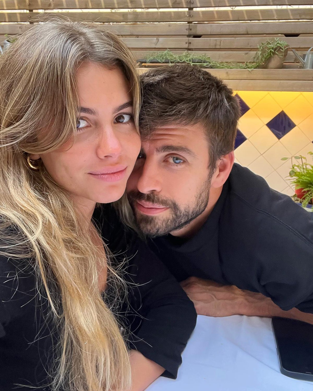 Gerard Pique Clara Chias Relationship Timeline Photos Us Weekly 4676