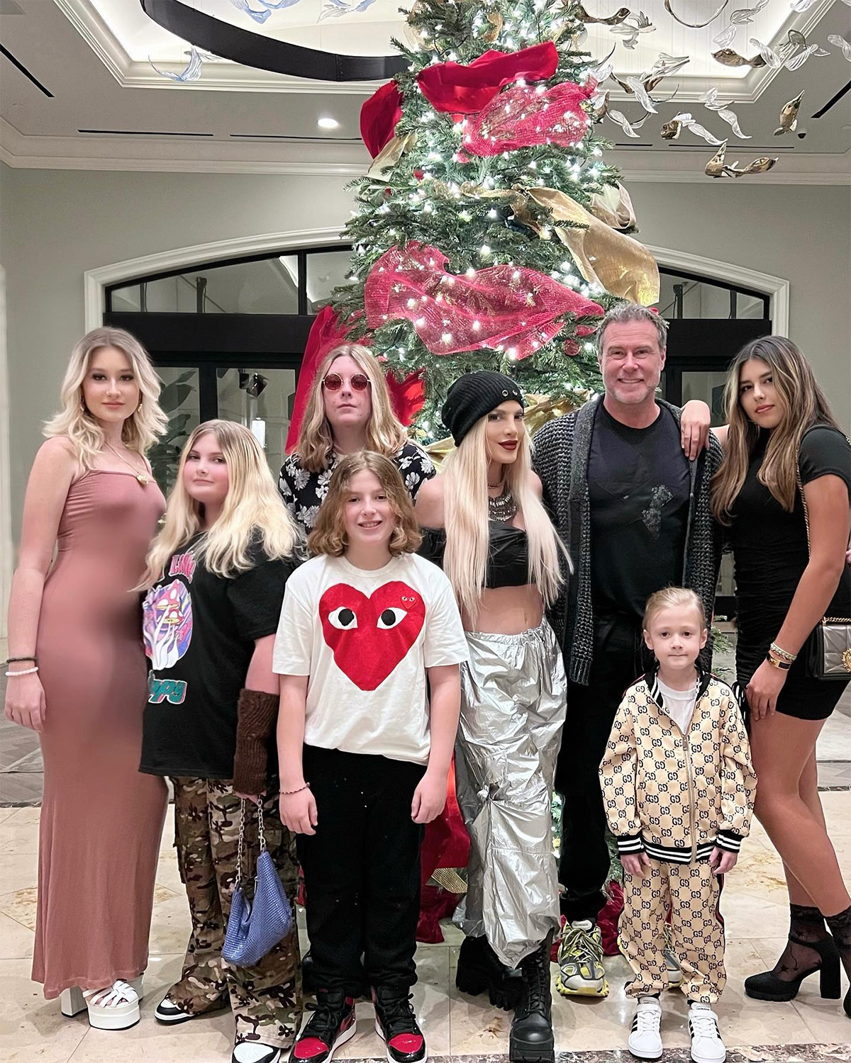 Tori Spelling, Dean McDermott Post Family Pic With Mary Jo's Daughter