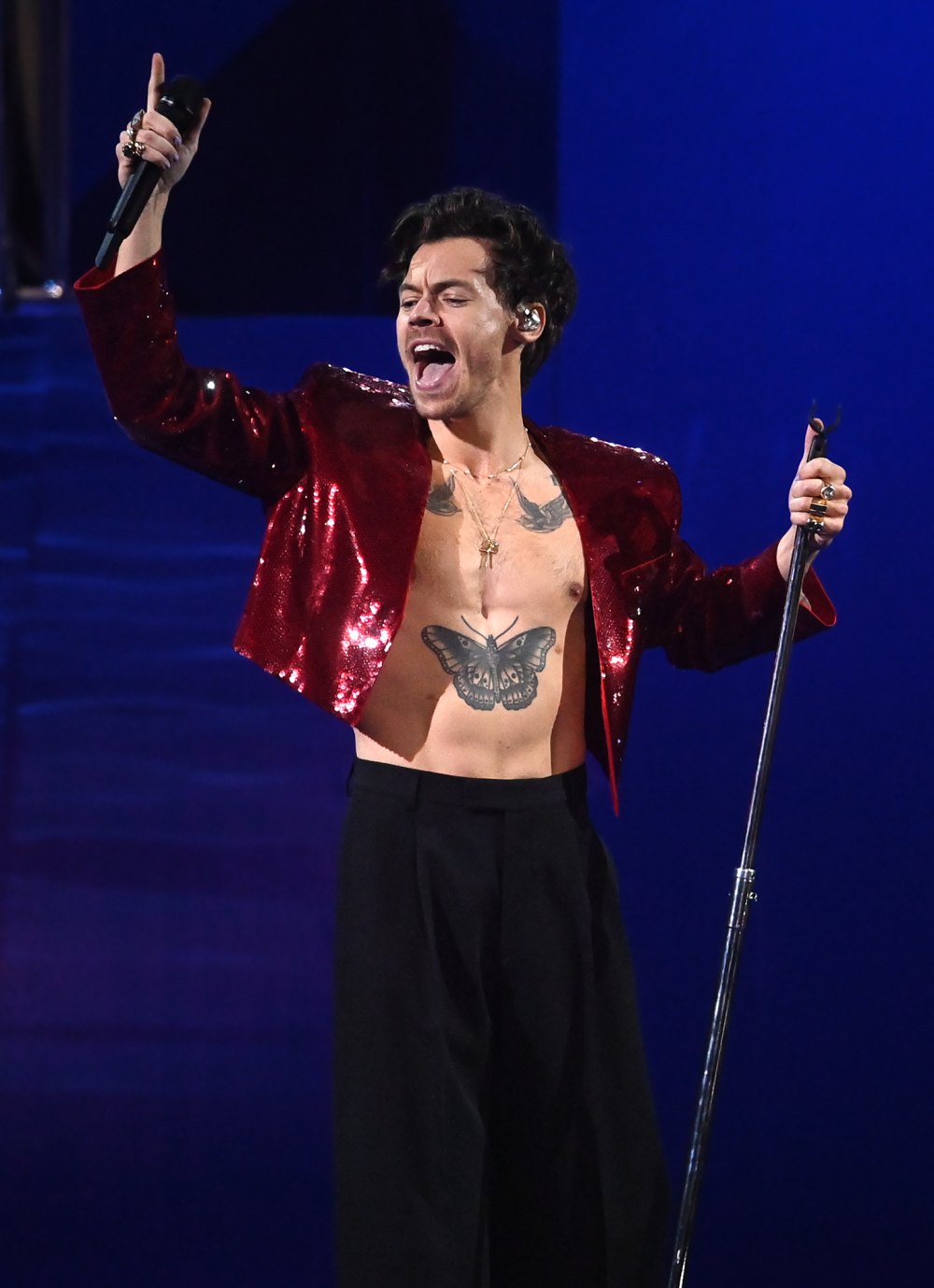 https://www.usmagazine.com/wp-content/uploads/2023/02/Harry-Styles-Sweeps-at-2023-Brit-Awards-Thanks-Former-One-Direction-Bandmates-During-Speech-02.jpg?w=1000&quality=86&strip=all