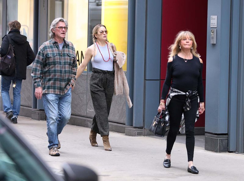 Family Time! Kate Hudson Shops With BF Danny Fujikawa, Goldie and Kurt
