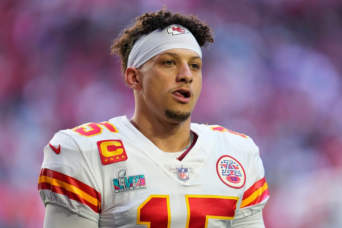 Patrick Mahomes Limps Off Field Ahead of Super Bowl 2023 Halftime