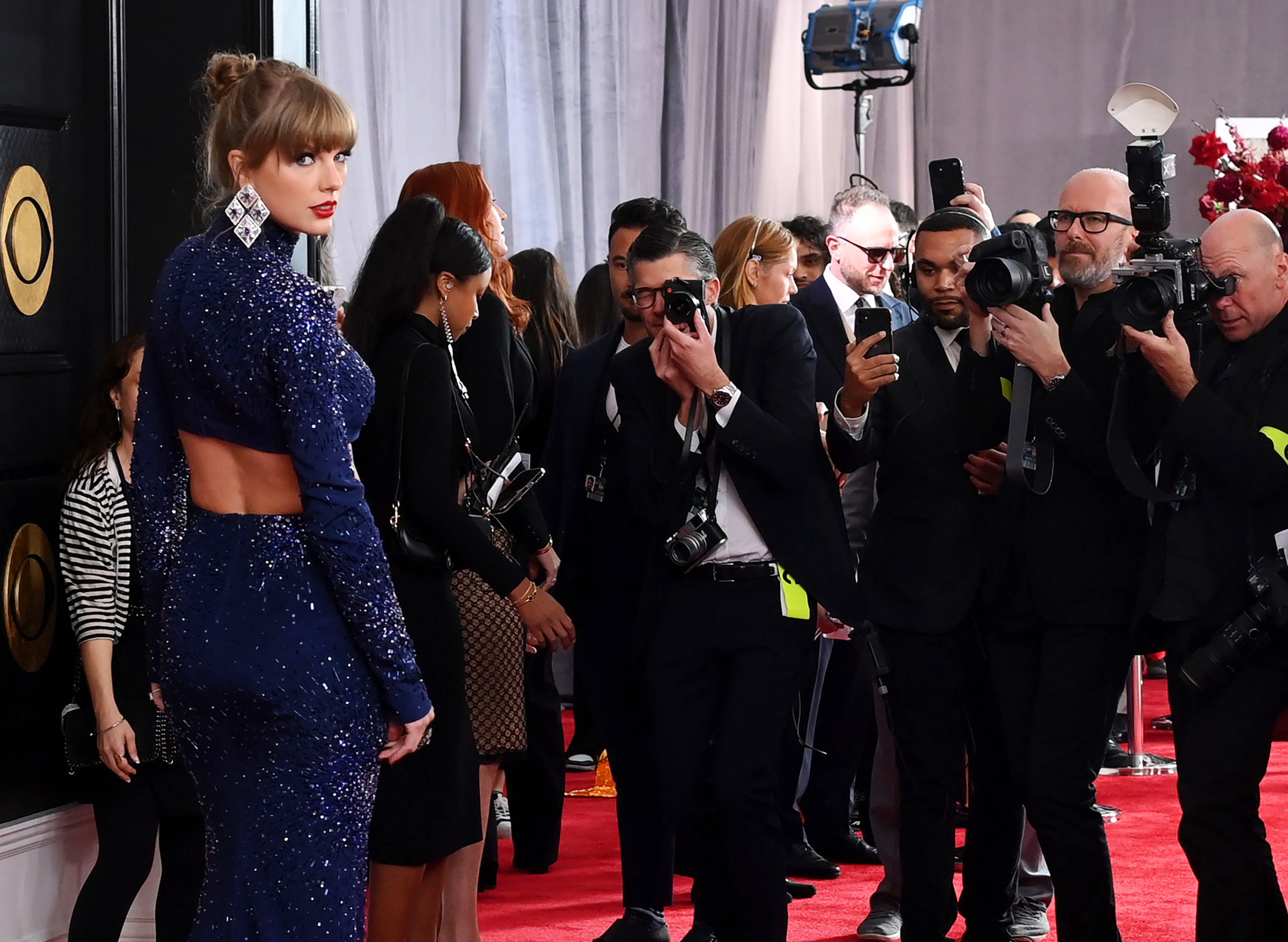 Taylor Swift Attends the 2022 MTV VMAs in a Crystal Mini Dress