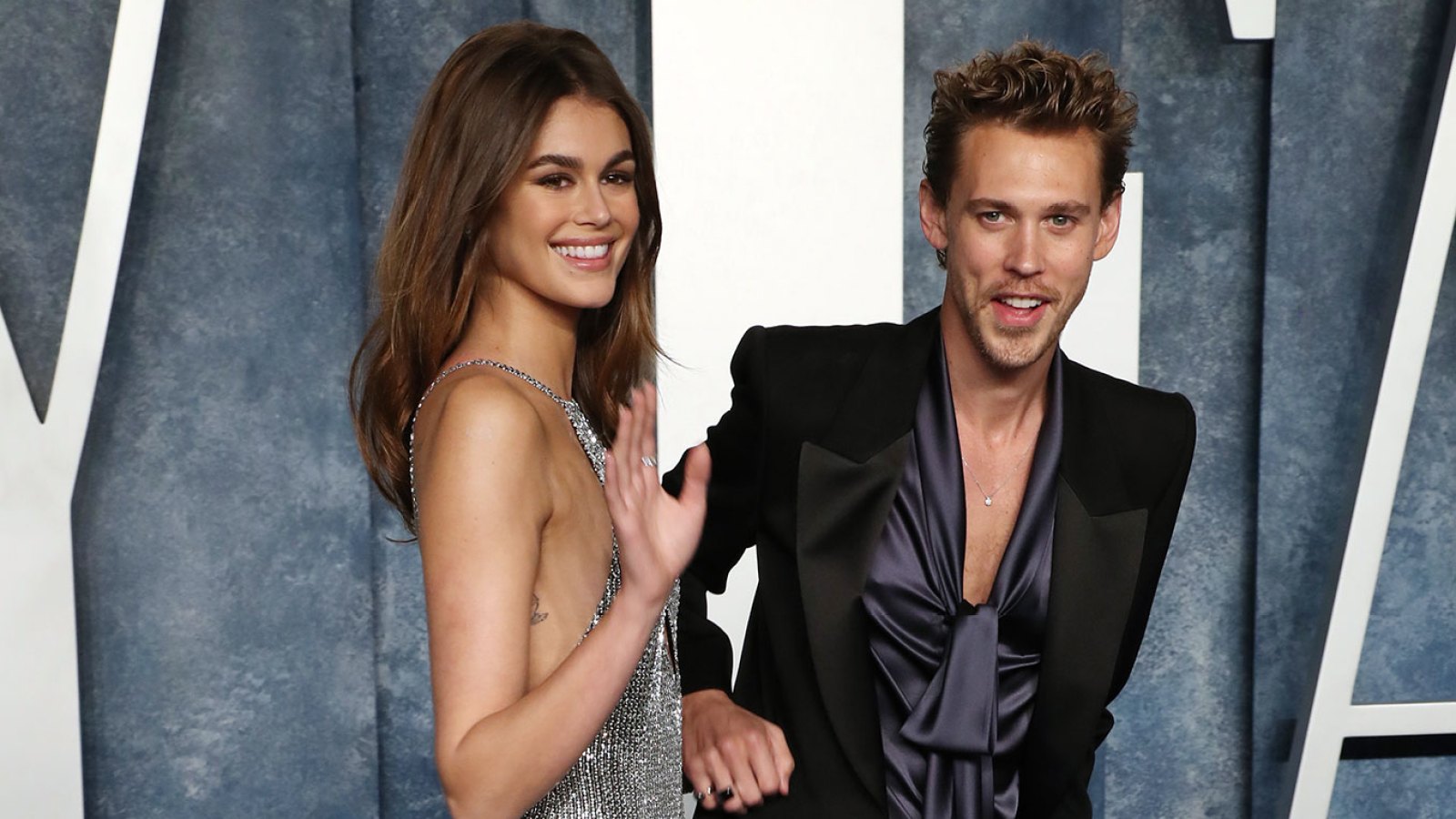 Austin Butler and Kaia Gerber Play With Kids at Children's Hospital ...