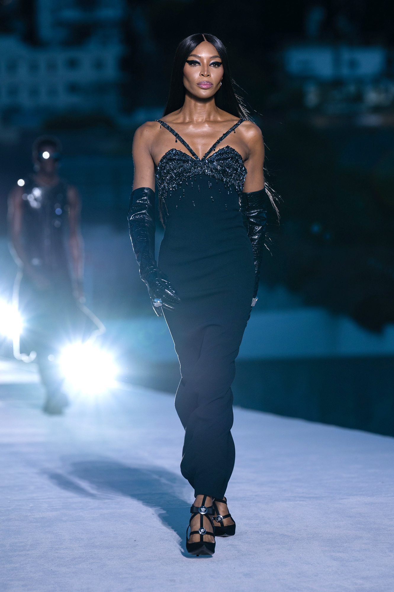 Versace Autumn/Winter 2022: Looks for the Modern It Girl - V Magazine