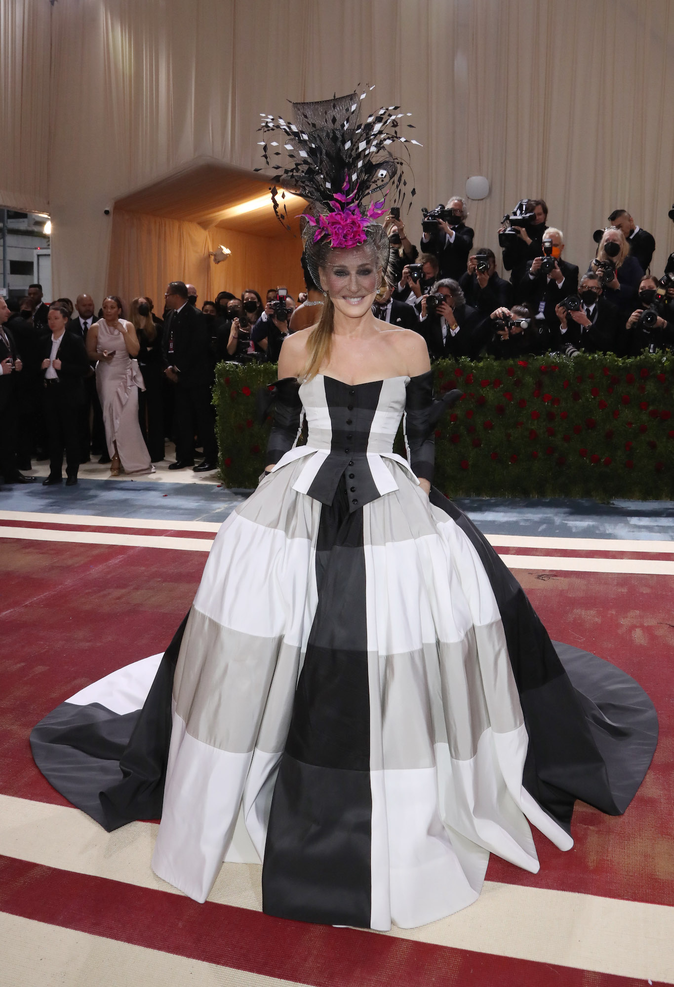 See Sarah Jessica Parker’s Best Met Gala Looks of All Time | Us Weekly