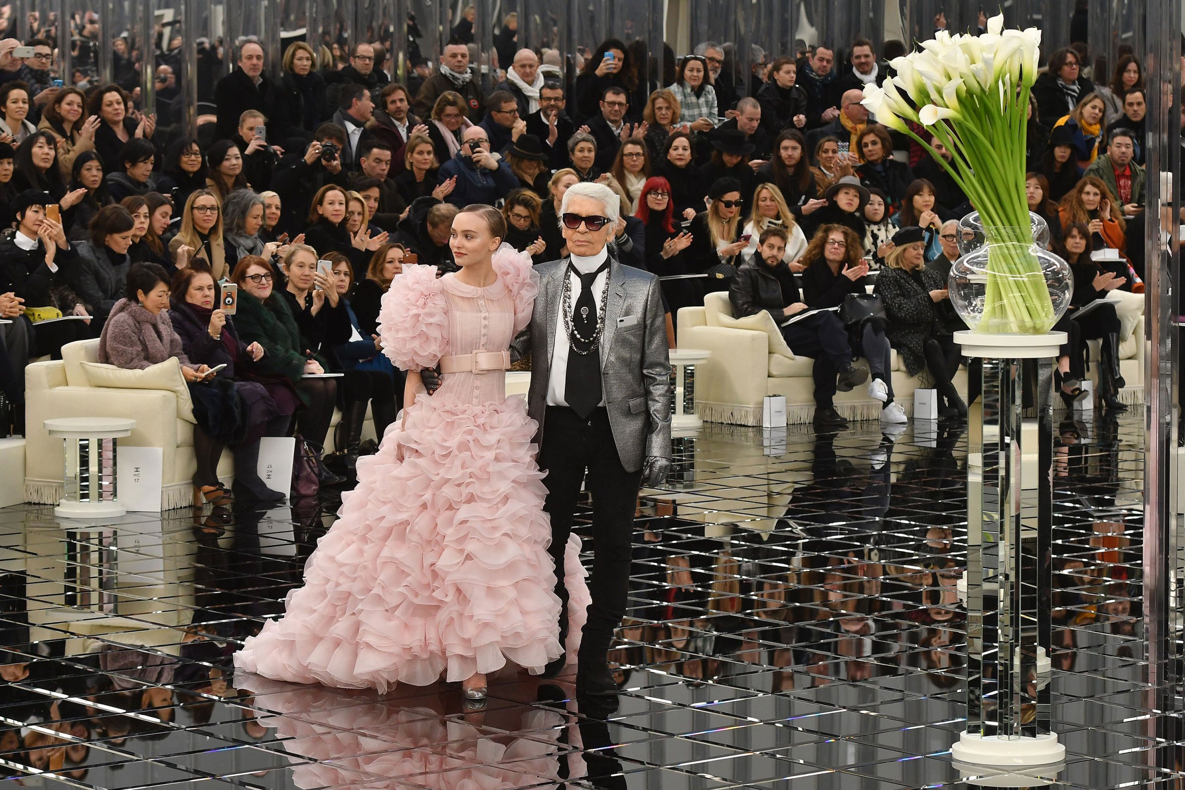 Met Gala 2023 Karl Lagerfeld A Line of Beauty Theme Explained Us Weekly