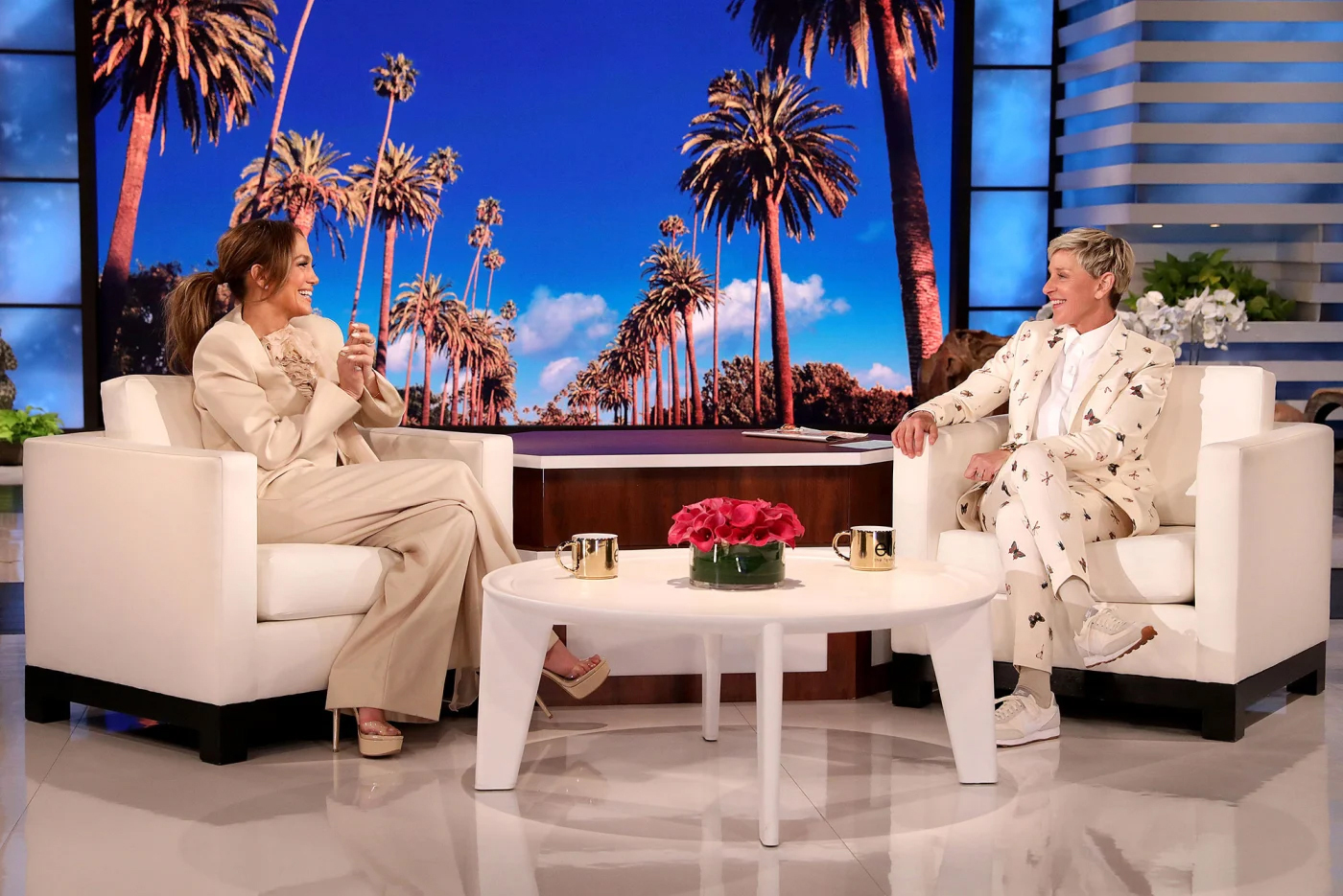 Ellen DeGeneres 'ภูมิใจ' ในสิ่งที่เธอเป็นหลังจากข้อกล่าวหา 'ใจร้าย'