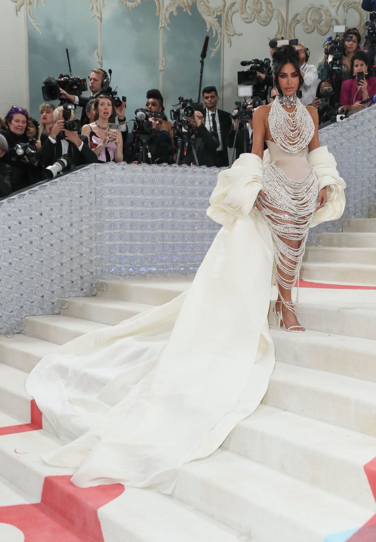 Kim Kardashian's Met Gala 2023 Schiaparelli Dress Has 50,000 Pearls – WWD