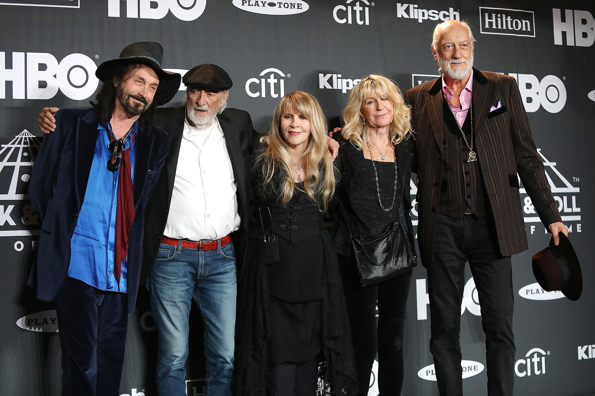 Stevie-Nicks-Credits-1-Taylor-Swift-Song-With-Helping-Her-Cope-With-the-Death-of-Fleetwood-Mac-s-Christine-McVie -367