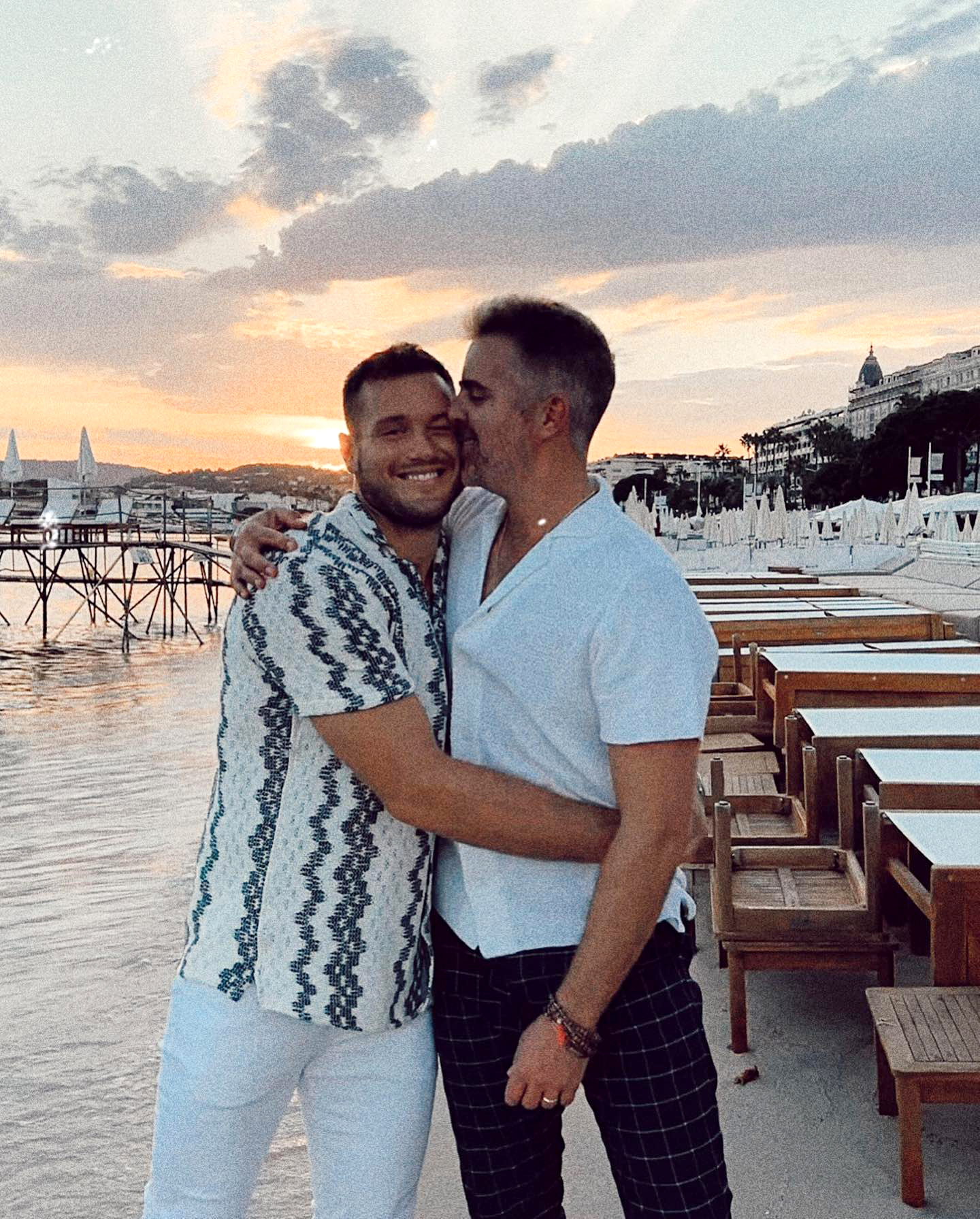 Cronograma de relacionamento de Colton Underwood e marido Jordan C. Brown