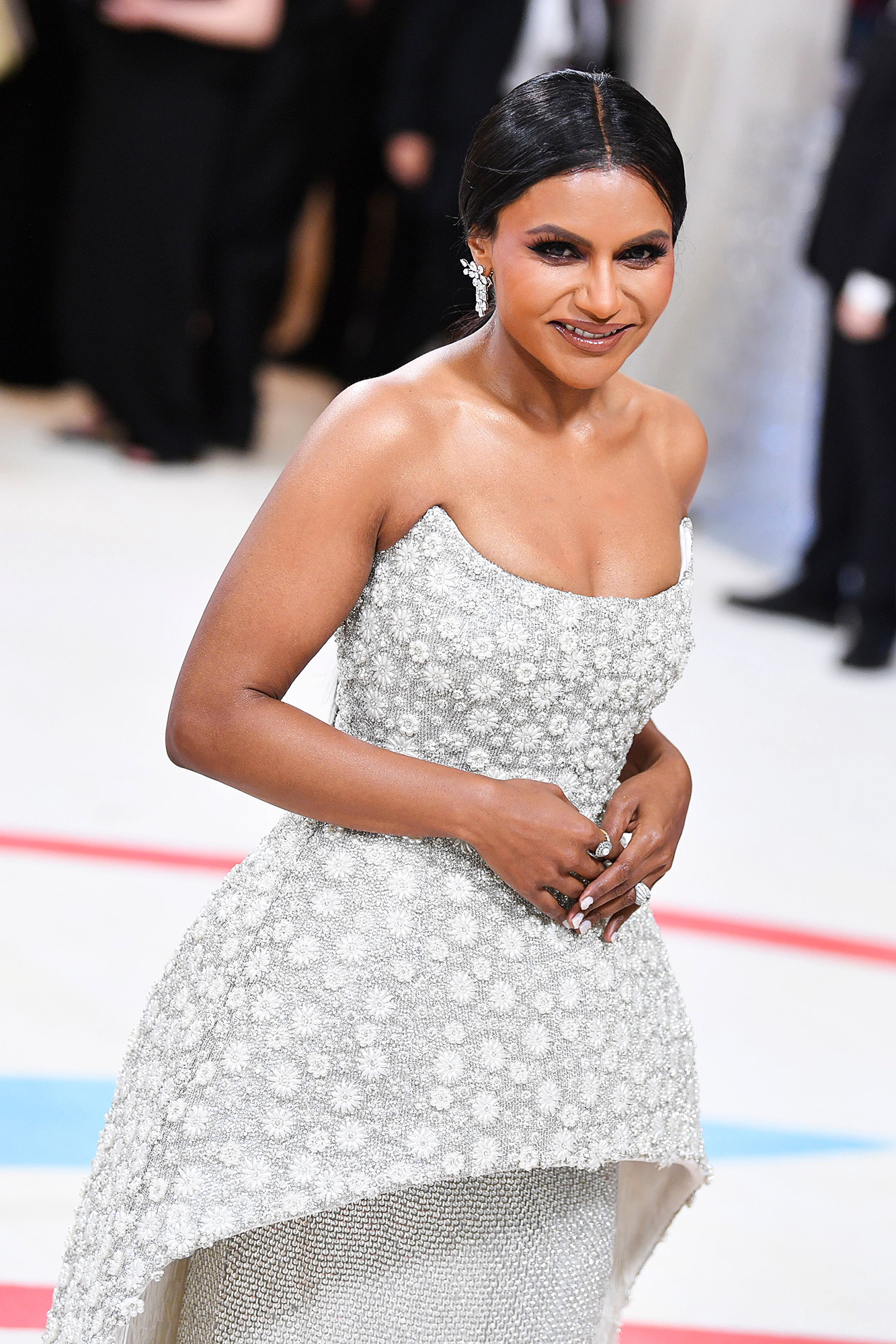 Met Gala 2023 Mindy Kaling Shows Weight Loss on Red Carpet Us Weekly