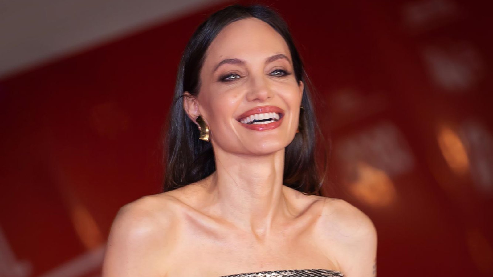Angelina Jolie Fashion, News, Photos and Videos