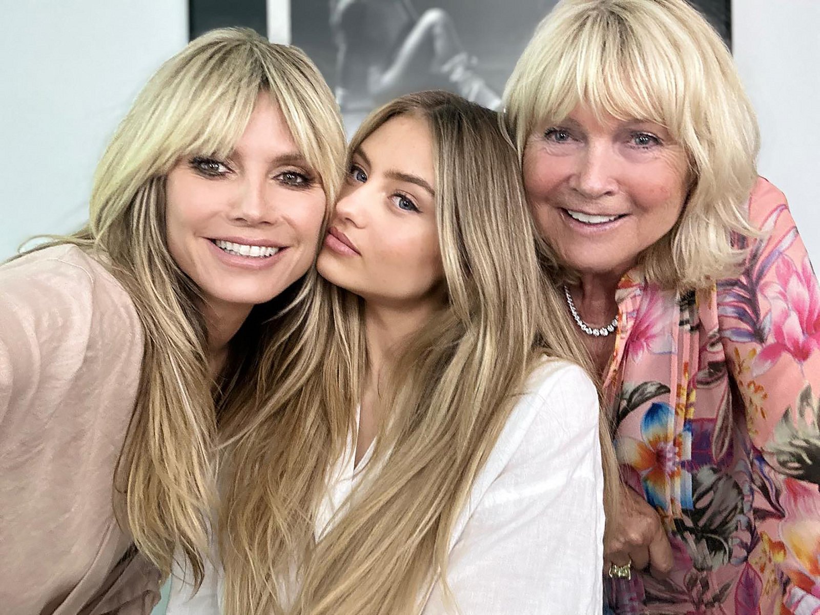 Heidi Klum Shares Rare Photo With Mother And Daughter Leni Newsfinale 2318